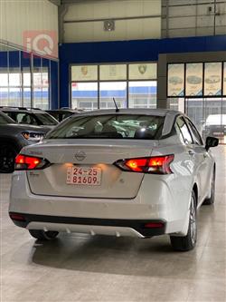 نيسان فيرسا